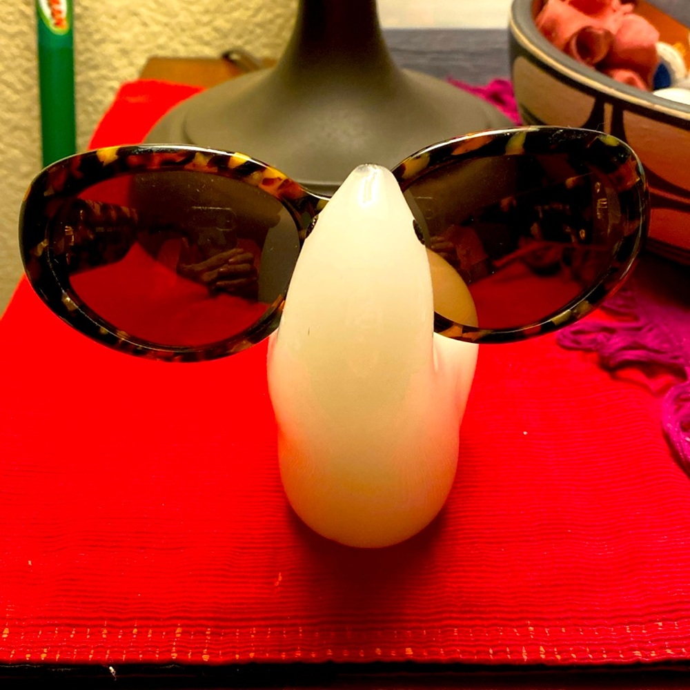 Fendi tortoiseshell sunglasses glamorous, excellent condition!